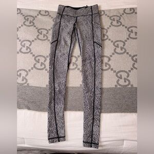 Lululemon Speed Tight V Power Luxtreme Spray Jaquard White Black, 2